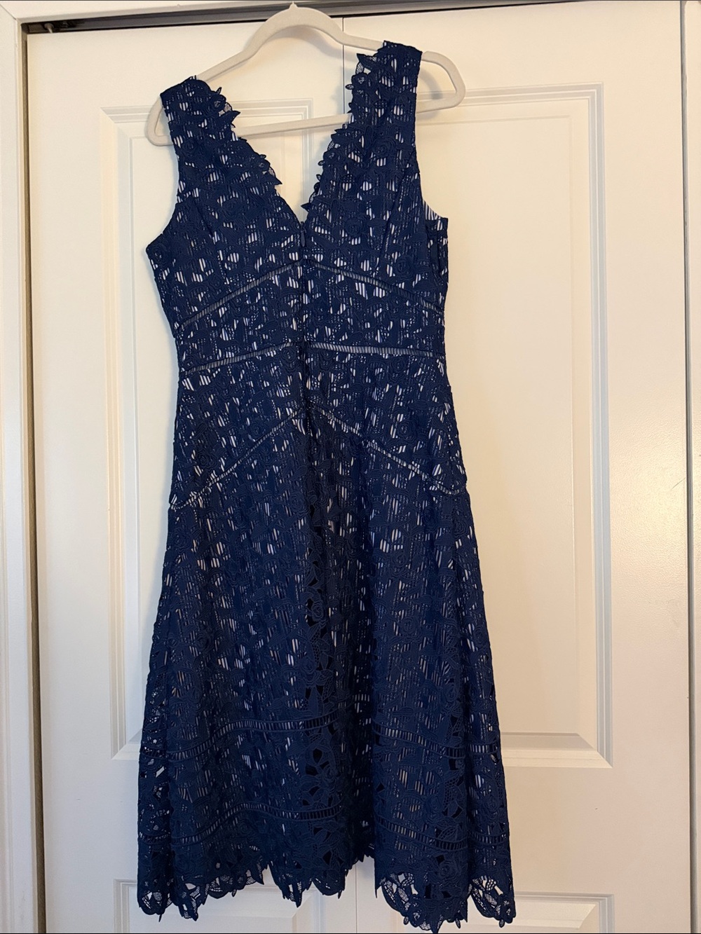 Vineyard Vines 145th Kentucky Derby Navy Lace V-Neck Midi Dress - Picture 3 of 4
